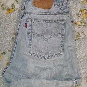 Levi's 551 Rolled/ Raw Hem Shorrs